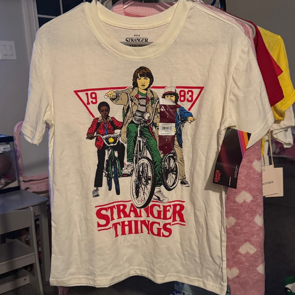 Netflix Stranger Things Graphic Tee - Cream